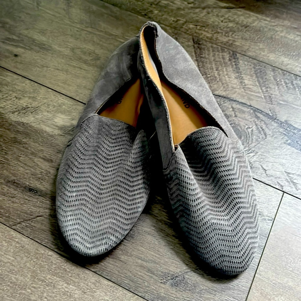 NWOT Lucky Brand Suede flats